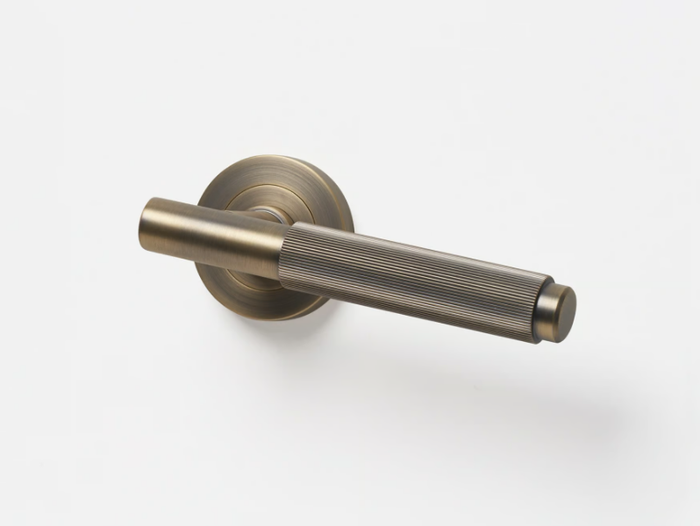 linear-door-handle-lo-co-interiors-641825-rel8dc03a12.jpg